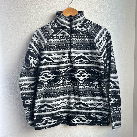 Eddie Bauer | Black and White Geometric Patterned Fleece Quarter Zip Pullover - Picture 3 of 7
